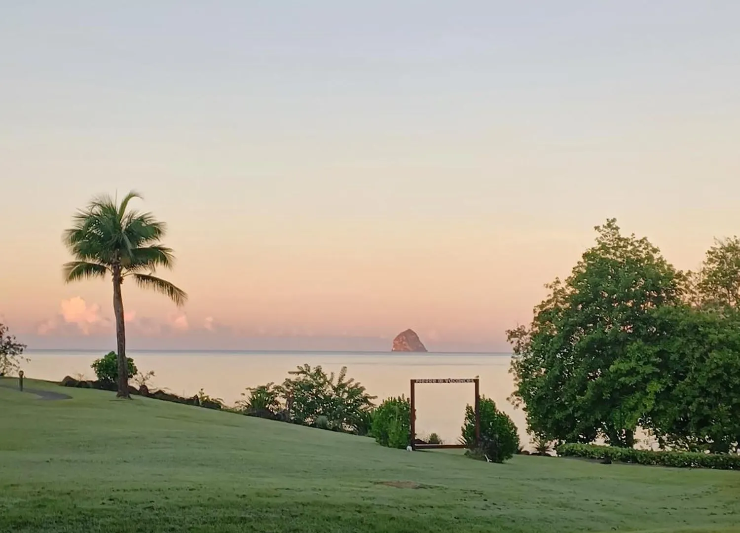 Apartamento T3 Rhum Passion Vue Mer Et Rocher Du Diamant Dans Celebre Village De Vacances Sainte-Luce